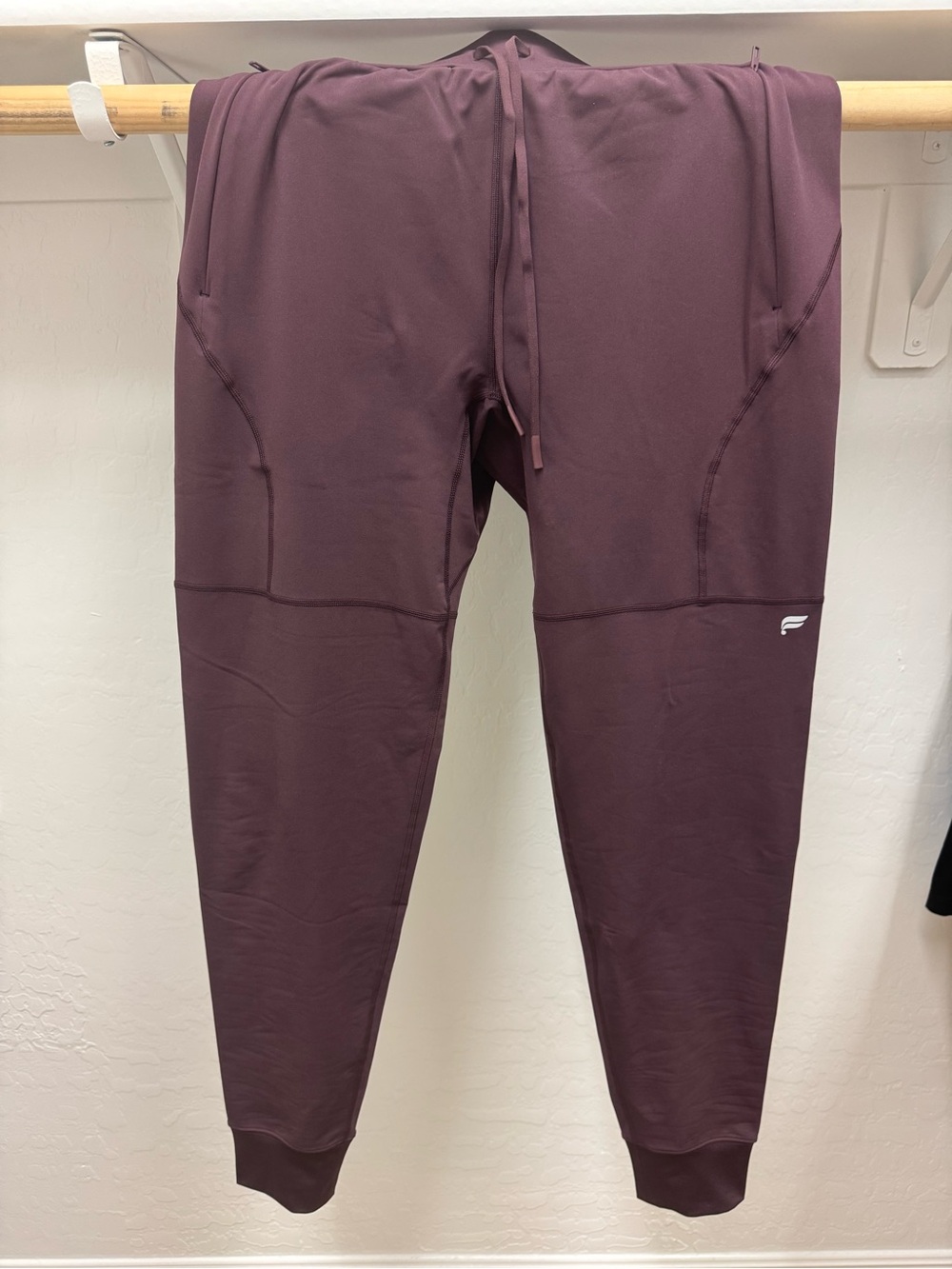 Fabletics Men's The Altitude Slim-Fit Jogger Size Medium Tall